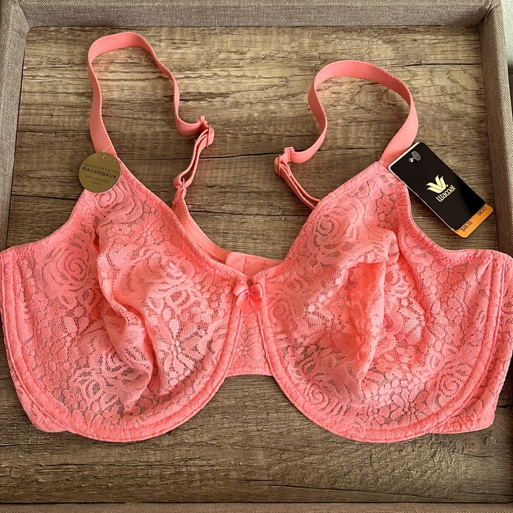 NWT WACOAL Halo Lace bra.